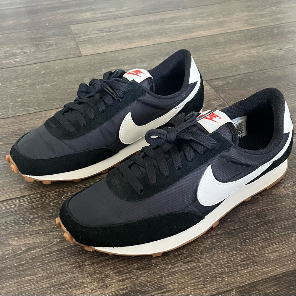 Nike Daybreak. Women’s size 8.5.